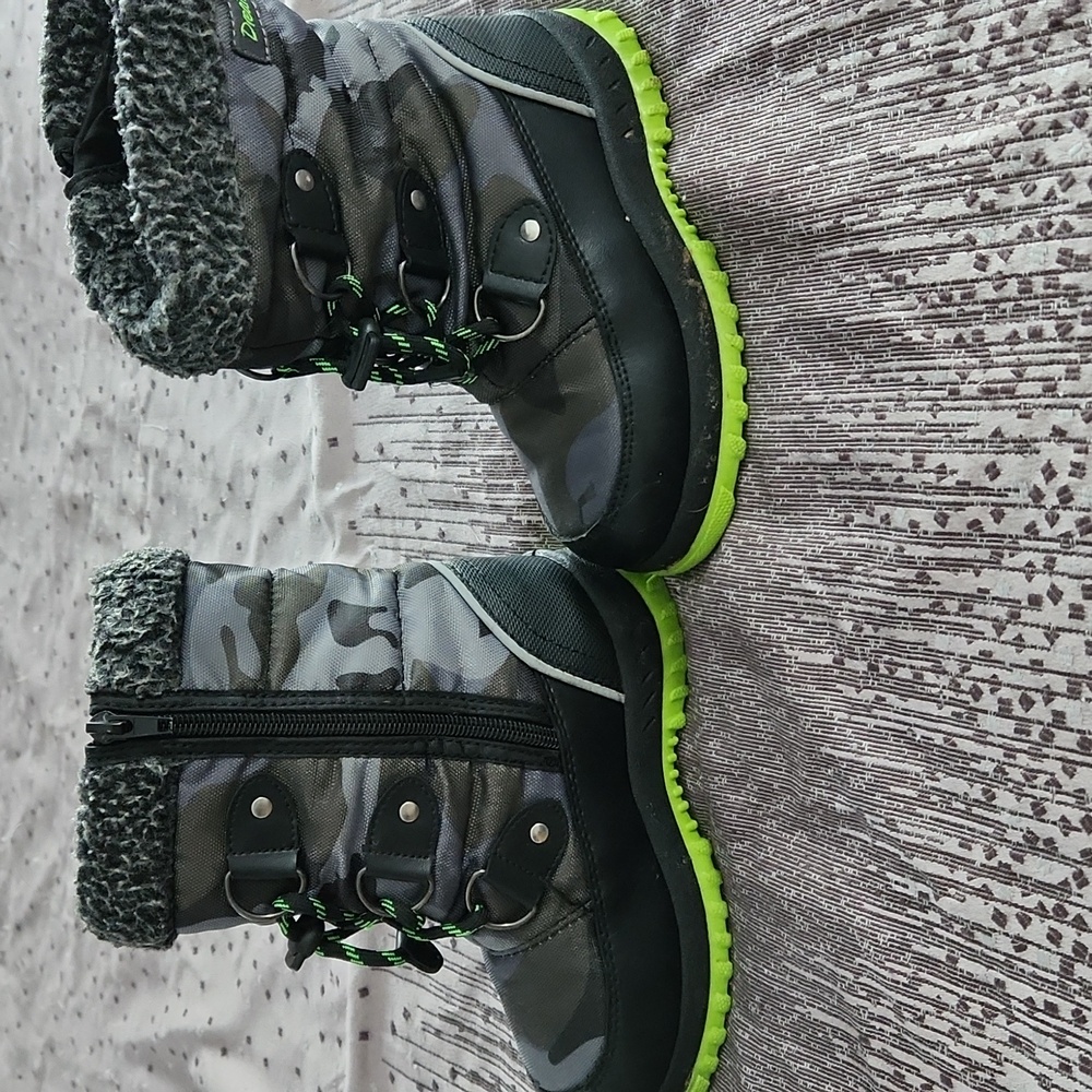 Dream Pairs Kids Camouflage Snow Boots with Green Accents